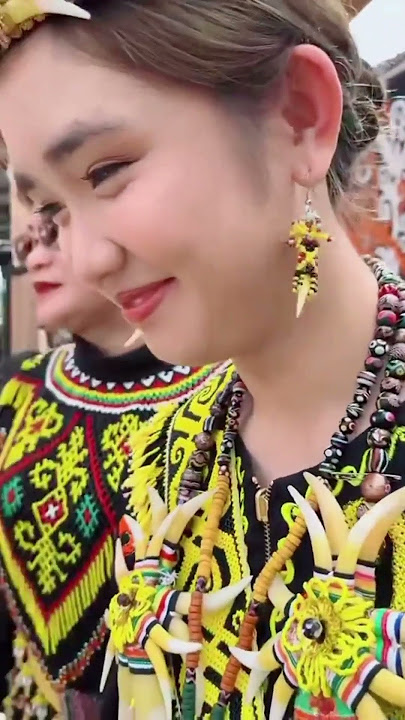 SENYUM MANIS PUTRI DAYAK KENYAH//KALIMANTAN UTARA #pesonakalimantan #dayakkenyah #shorts