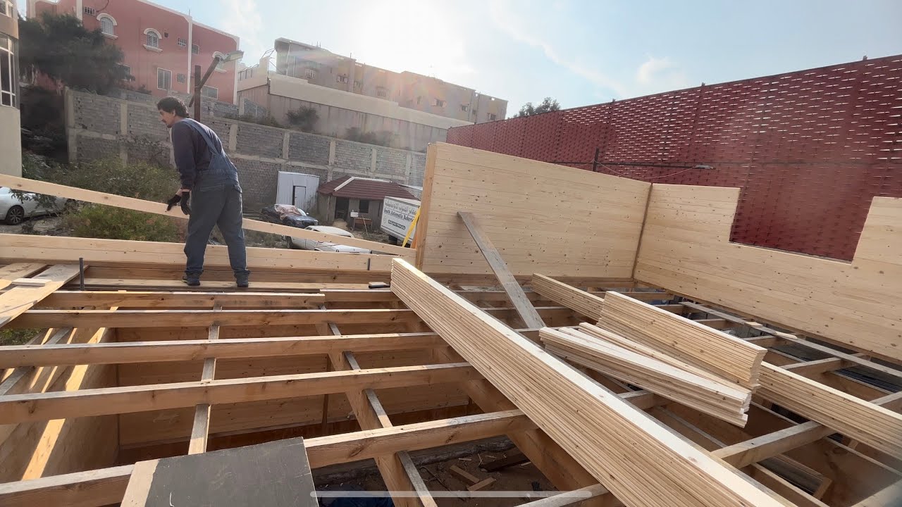 طريقة بناء كوخ -بنينا خشب الكوخ الاساسي -الدور الثاني 🏠 وطلع….🤔