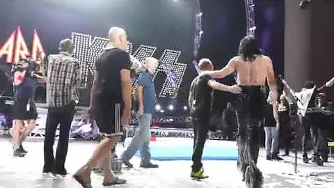 DEF LEPPARD and KISS Accepts the ALS Ice Bucket Challenge