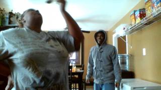My MOM Does The Cinnamon Challenge Lmao!!