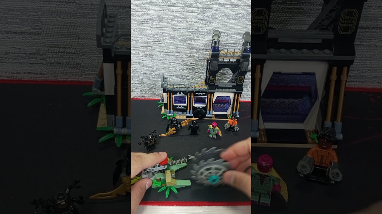 Unboxing LEGO MARVEL 76103