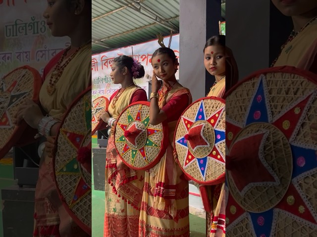 Bihu dance ❤️ #shorts #youtubeshorts #trending #bihu class=