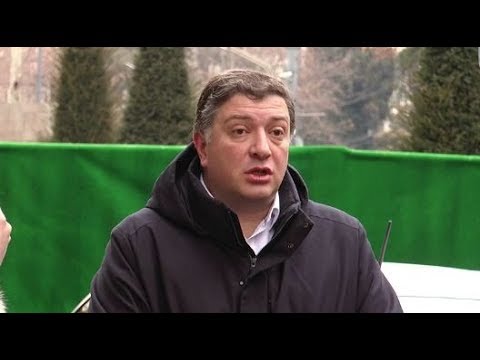 ოპოზიციამ პარლამენტის პიკეტირება გადადო და  პარლამენტის სხდომის გადადება მოითხოვა