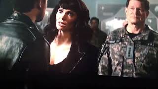 Superman Lois 2X10- Jonathan Super Lana Confront Earth 39 General Lane Lois About The Pendant