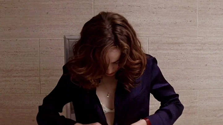 "Getting undressed" - Rachel McAdams in Red Eye (2...