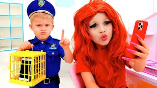 Phones in JAIL?! 📱 Kids Learn to Play Without Screens