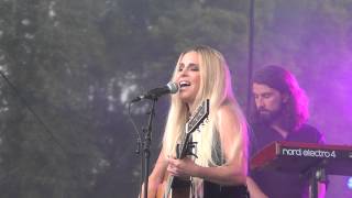 Miniatura del video "Lisa Miskovsky - Wild winds @ Kalmar Stadesfest 2015 FULL HD"