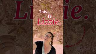 Meet Lizzie. She went to Greece thinking she knew her Greek mythology. Greece had other plans. 😂🏛️