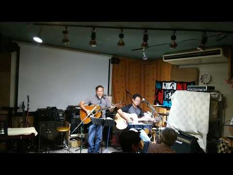 s.s.g.in.9.25.m.s.カバー.白い椅子の陰.