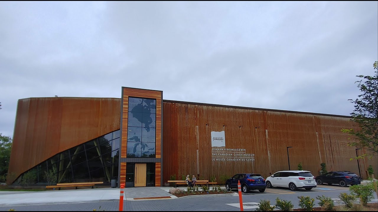 Посещение Канадского музея каноэ.