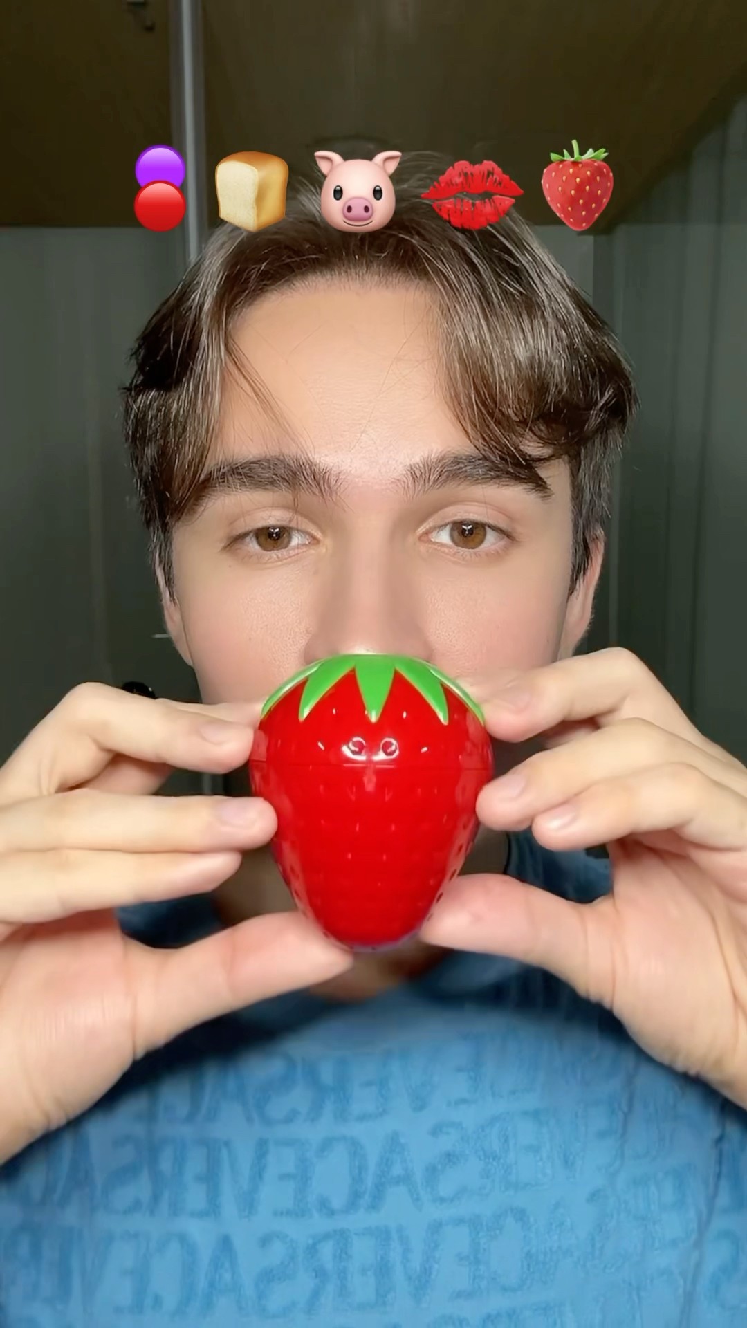Radmiru emojis lip care! ? #shorts