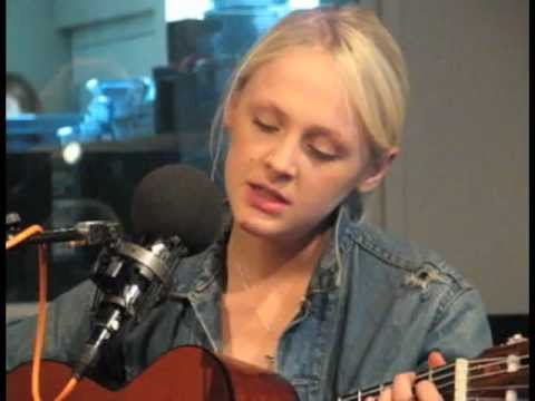 Laura Marling plays a new, untitled song on WNYC's Spinning On Air