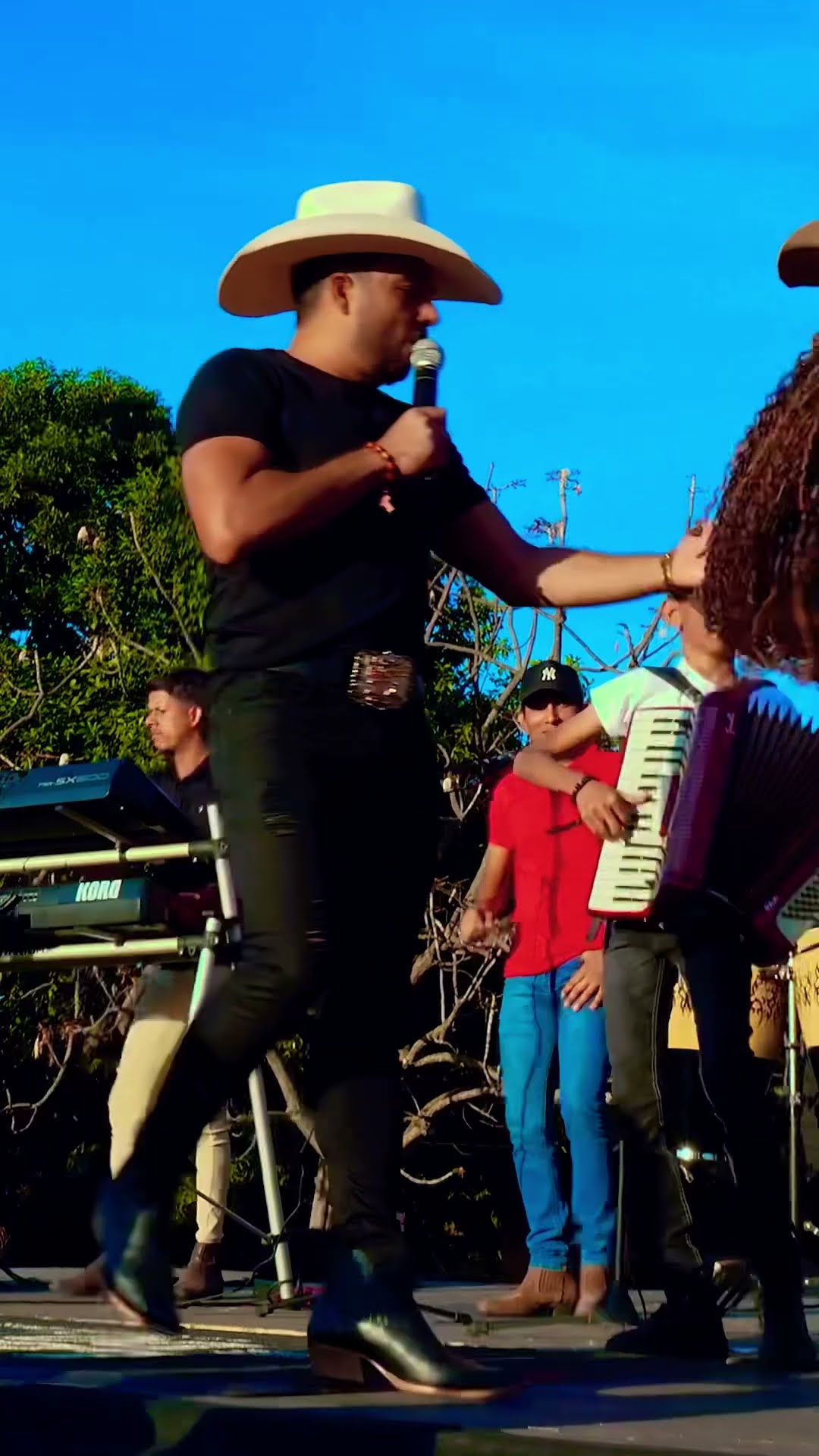 Leãozinho chegando com mais um sucesso explodido com a música ￼ tô ￼ daquele ￼ naipe #boanoiteee #e