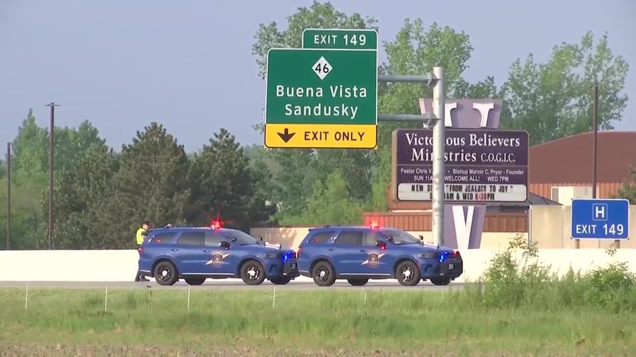 MSP: Bay City man dies after being shot while driving on I-75 - YouTube