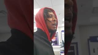 Arguing at metro pcs