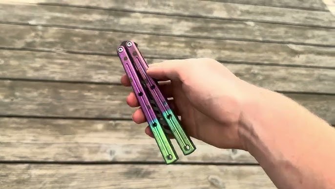 Faca balisong: fique por dentro das suas características - Blog - Crosster,  sempre preparado