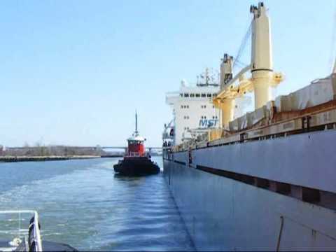 Docking Anette Portland ME.wmv