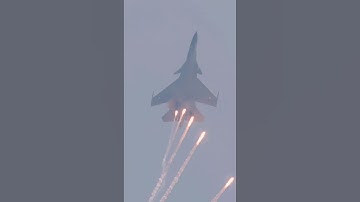 IAF Sukhoi Su-30MKI Fighter Jet Releasing Flares during Chennai Air Show 2024