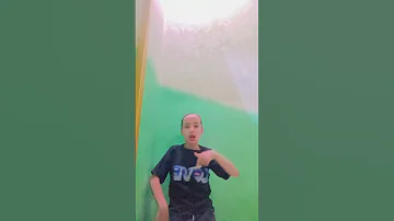 لو كلها خاينه وكدبه مش هتلاقي غير حضن البابا 