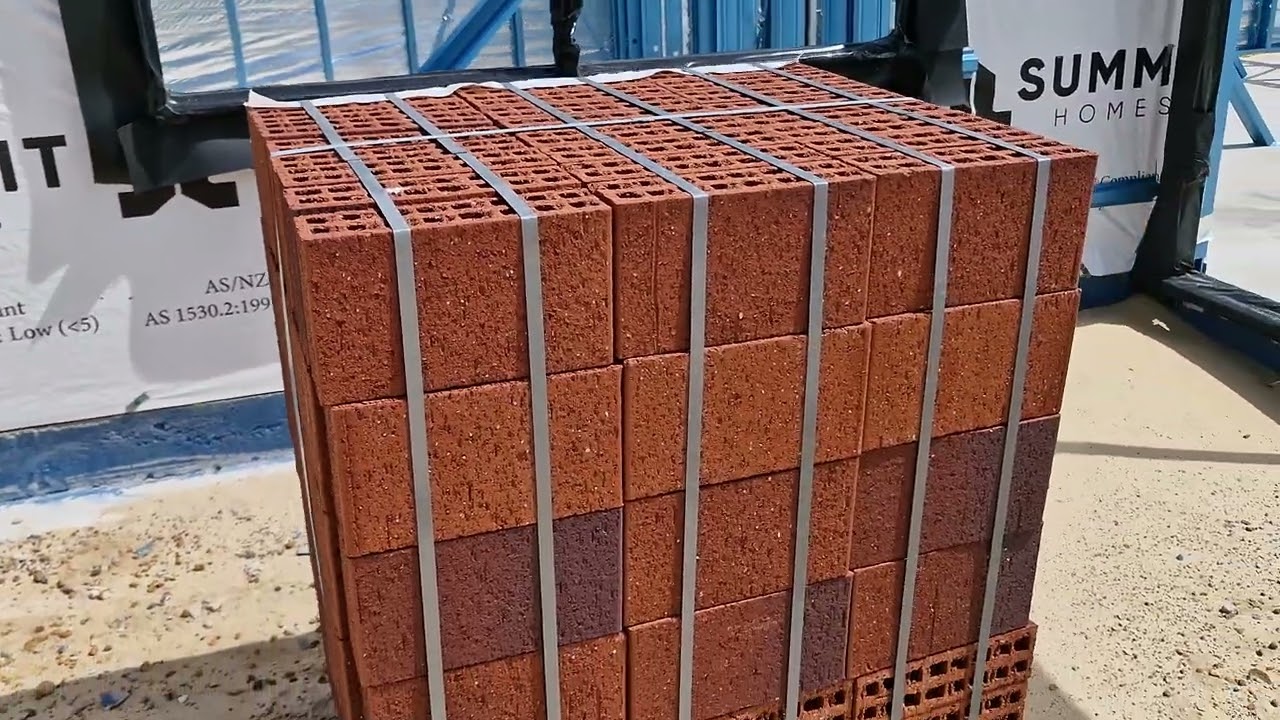 Site  construction ,resident area, and brick work  in hot weather.  Perth Australia 🇦🇺 