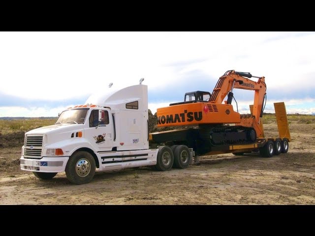 RC ADVENTURES - 1/12 Scale Earth Digger 4200XL Excavator pulled on