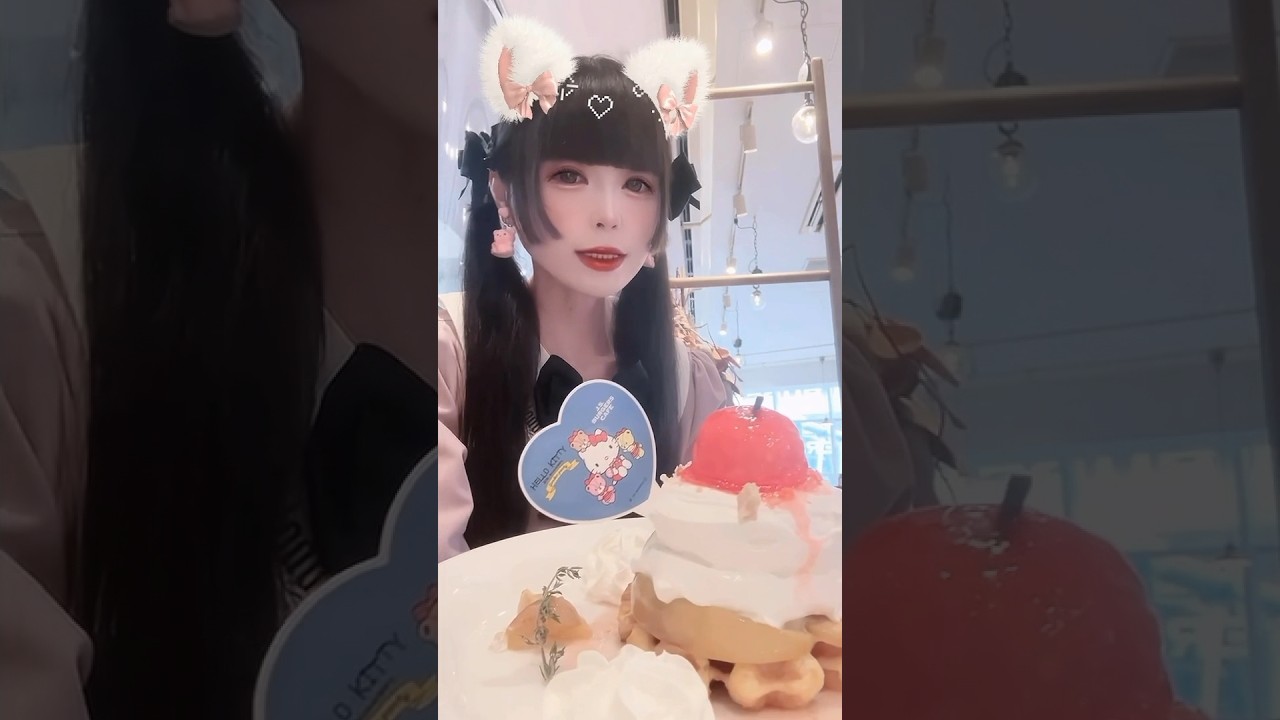 【にに活】★ ハローキティとタイニーチャムの だいすきりんごと紅茶のガーデンワッフル ★と★ ハローキティのまぜまぜフルーツミルク(いちご) ★【ぶひぃくとりー】 #スイーツ #カフェ