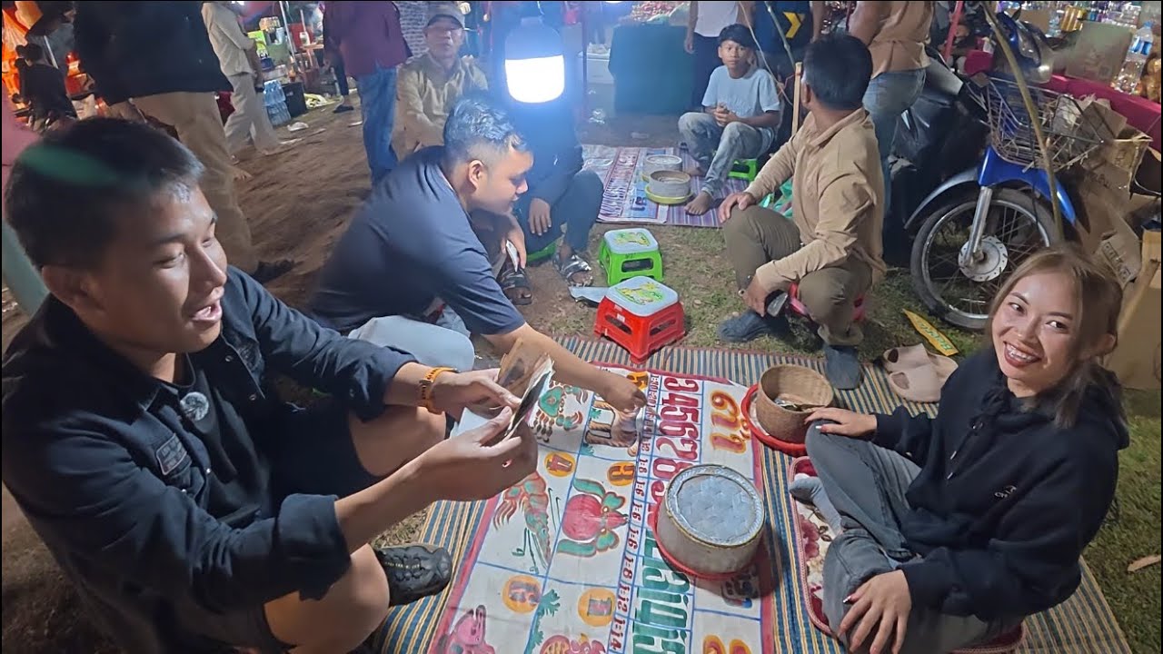 งานบุญฝั่งลาว พาแทงปูปลาเต้ากับสาวลาว |ງານບຸນຝັ່ງລາວ ພາແທງປູປາເຕົ້າກັບສາວລາວ