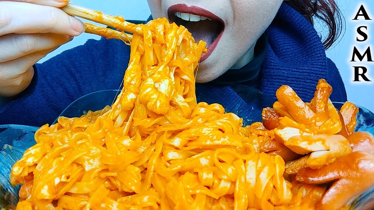 ASMR eating: Noodles in Tomato - Mozzarella Sauce & Cocktail Sausages | No Talking