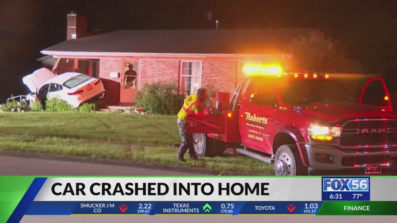 Car crashes into home on Venetian Way in Lexington - YouTube