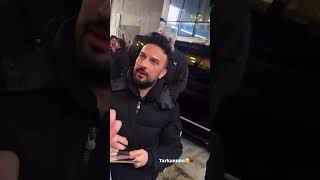 Tarkandan, Imza Alan Hayranınabiletin Mi Yok? Ayarlayayım Mı Sana Bilet? Şfet