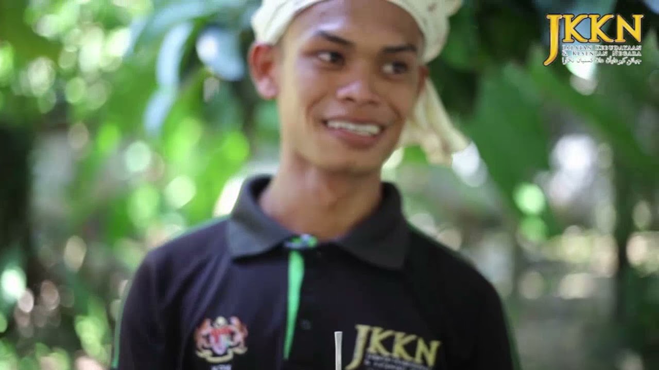 SENI BUDAYA DIGITAL : PEMBUATAN DAN PERMAINAN GASING URI