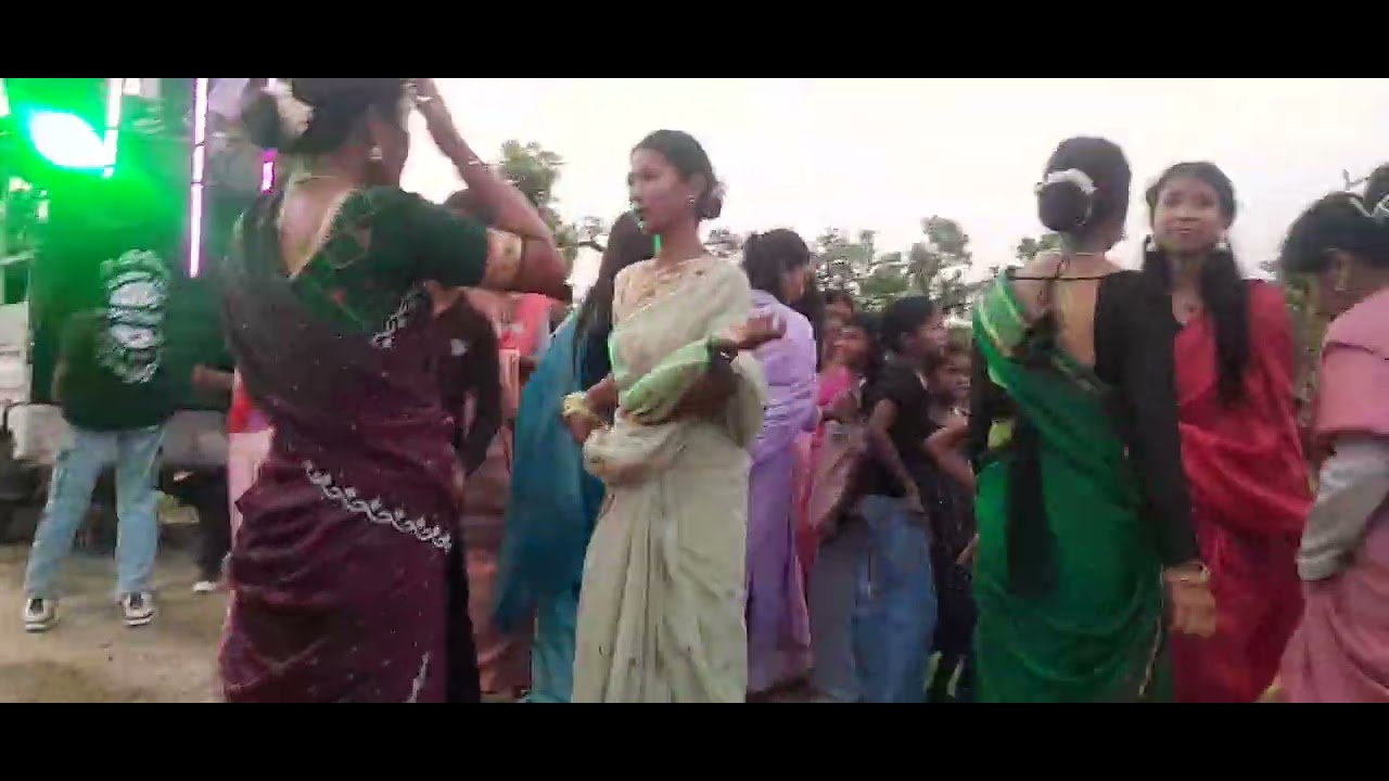 NAcha ye chaudi Raifal ke knok mey # friends weeding  ceremony enjoying  by dancing in bhojpuri song