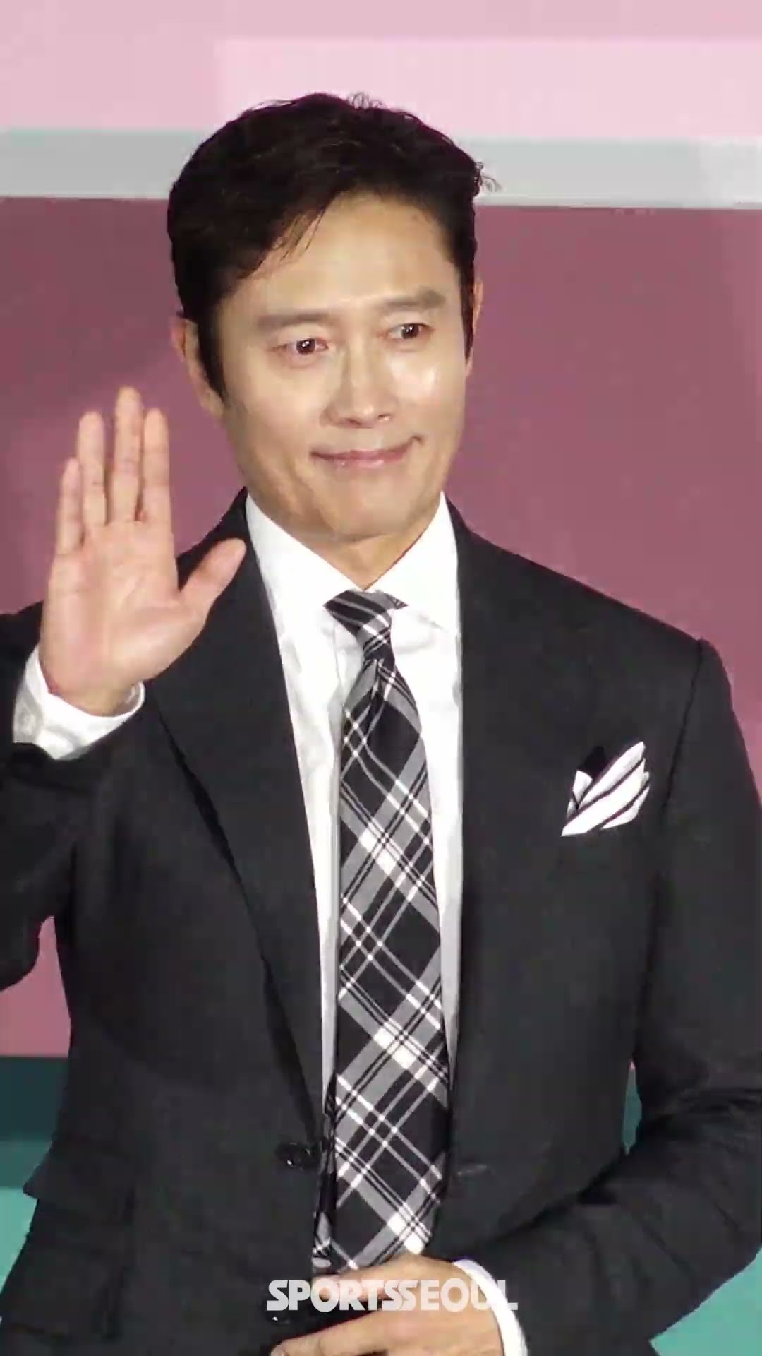프론트맨 이병헌, '오징어게임2 다시 시작'
