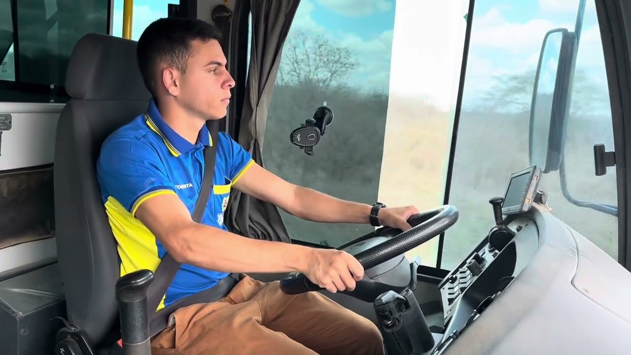 Levando o ônibus escolar Volkswagen senior midi 15 190, até Campina Grande.