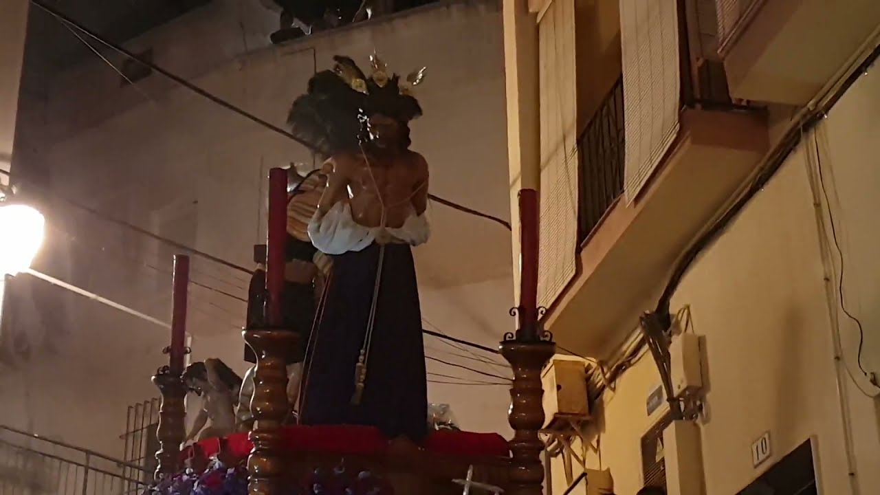 Jesús del Gran Amor despojado de sus vestiduras, acompañado por La Sentencia 2019