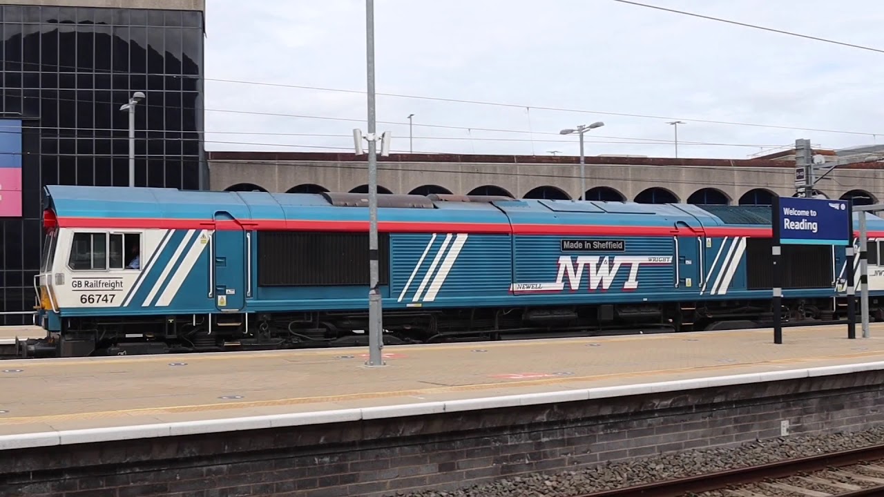 NWT 66747 ‘Made in Sheffield’ Livery Passes Through Reading 13/7/20