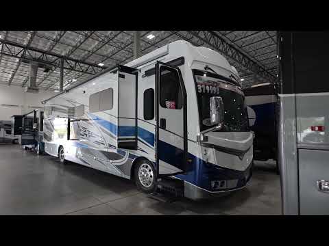2026 Fleetwood Discovery LXE 40M Floor Plan Interior Tour & Exterior Walkaround - La Mesa RV Davie