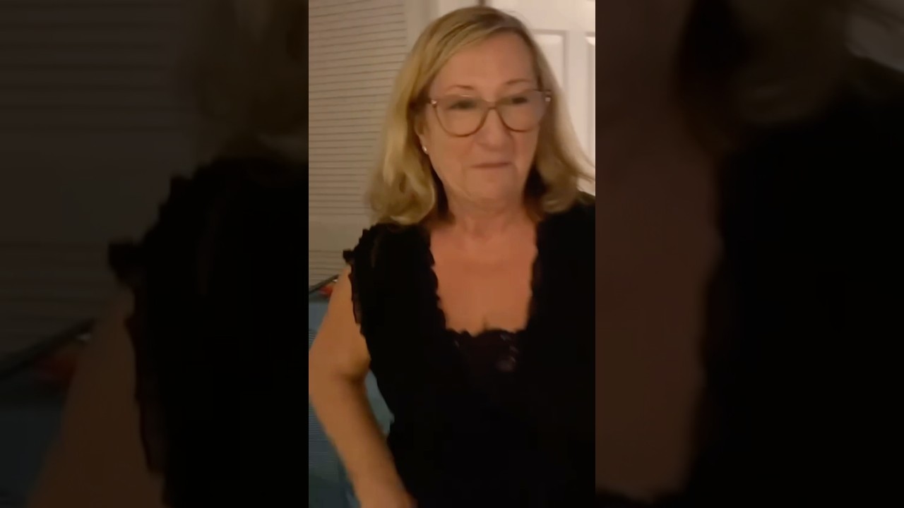 She cooks the best turkey 🦃 