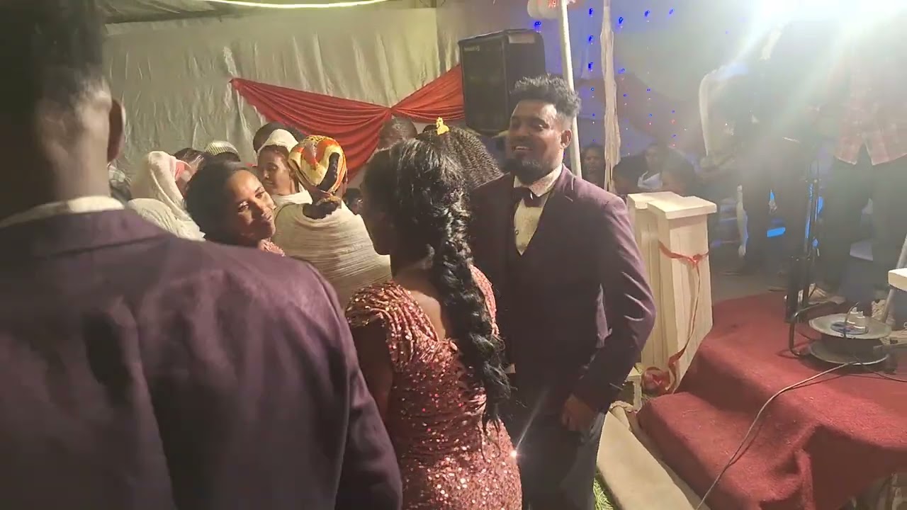 ደስ ብሃሊ ወኒ ኣብ መርዓ ብዲጄ ኪኑ