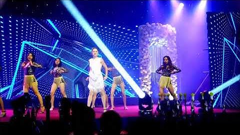 AROMA CENTER MÚA KHAI TIỆC ĐẶC SẮC