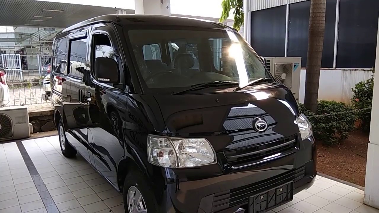 Mobil Daihatsu Gran Max Mini Bus 1.3 D Jok Belakang Hadap Hadapan - YouTube