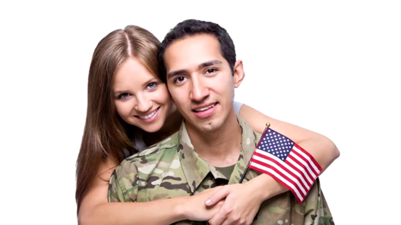 Про мужа военного. Картинка муж военный с женой. Семья военнослужащего картинка. Мужчина военный с женой на белом фоне.