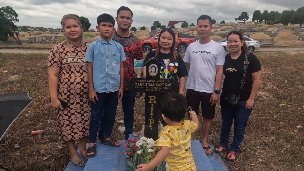 Menziarahi Kubur Meniang Mak Mentua Dan Terus Mencari Kulat Sawit