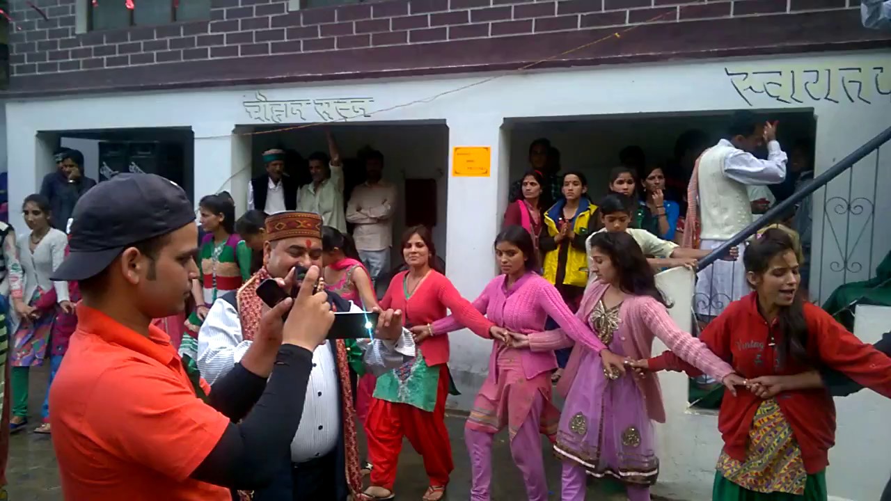 UTTRAKHANDI 'TANDI' dance by beautiful jaunpuri girls. YouTube