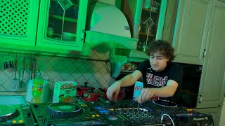 I’m cooking !! Kitchen live set !! 🚁🥄