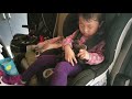 Hannah (3) buckled herself for the second time on YouTube. (2019-02-05)