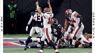 Tom Brady Throws a Block!