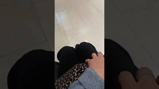 애들 옷과 속옷 구입하고  내꺼 겨울 코트 한벌도 장만~ 애들 피자 시켜줬으니 저녁안해도 되서 너무 편하다 근데 아직 안들어가고 있다는ㅋㅋ #251024 #정발산뉴코아 #애들옷사러