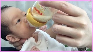 赤ちゃん（生後７週間）ミルク飲んでご満悦
