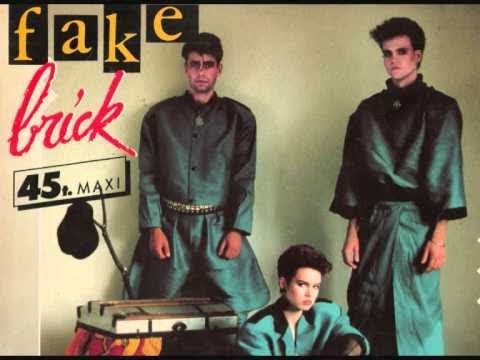 Brick - FAKE (avec paroles/with lyrics)